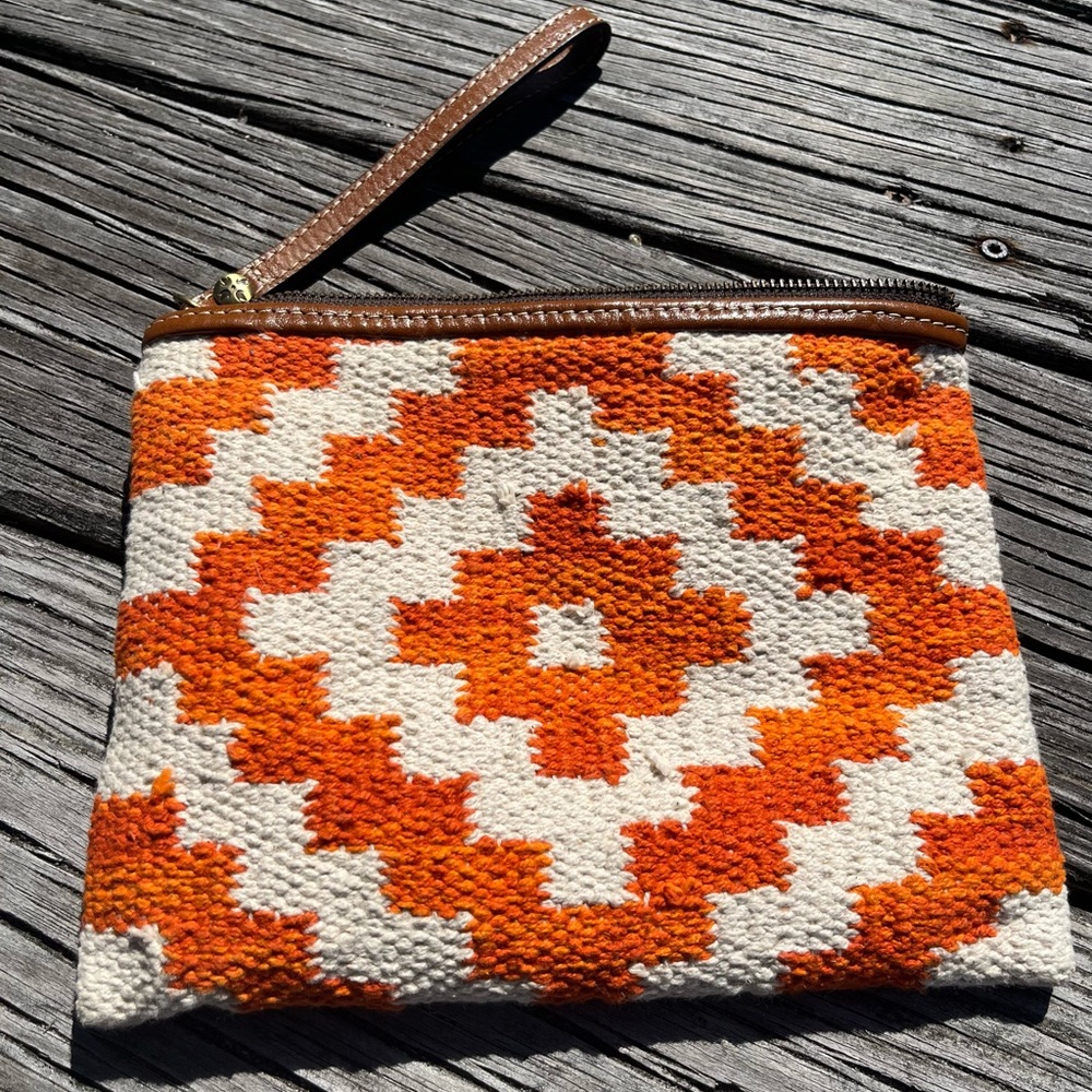 PATRICIA NASH WRISTLET AZTEC DESIGN  WRISTLET Orange and Cream Patterned Clutch